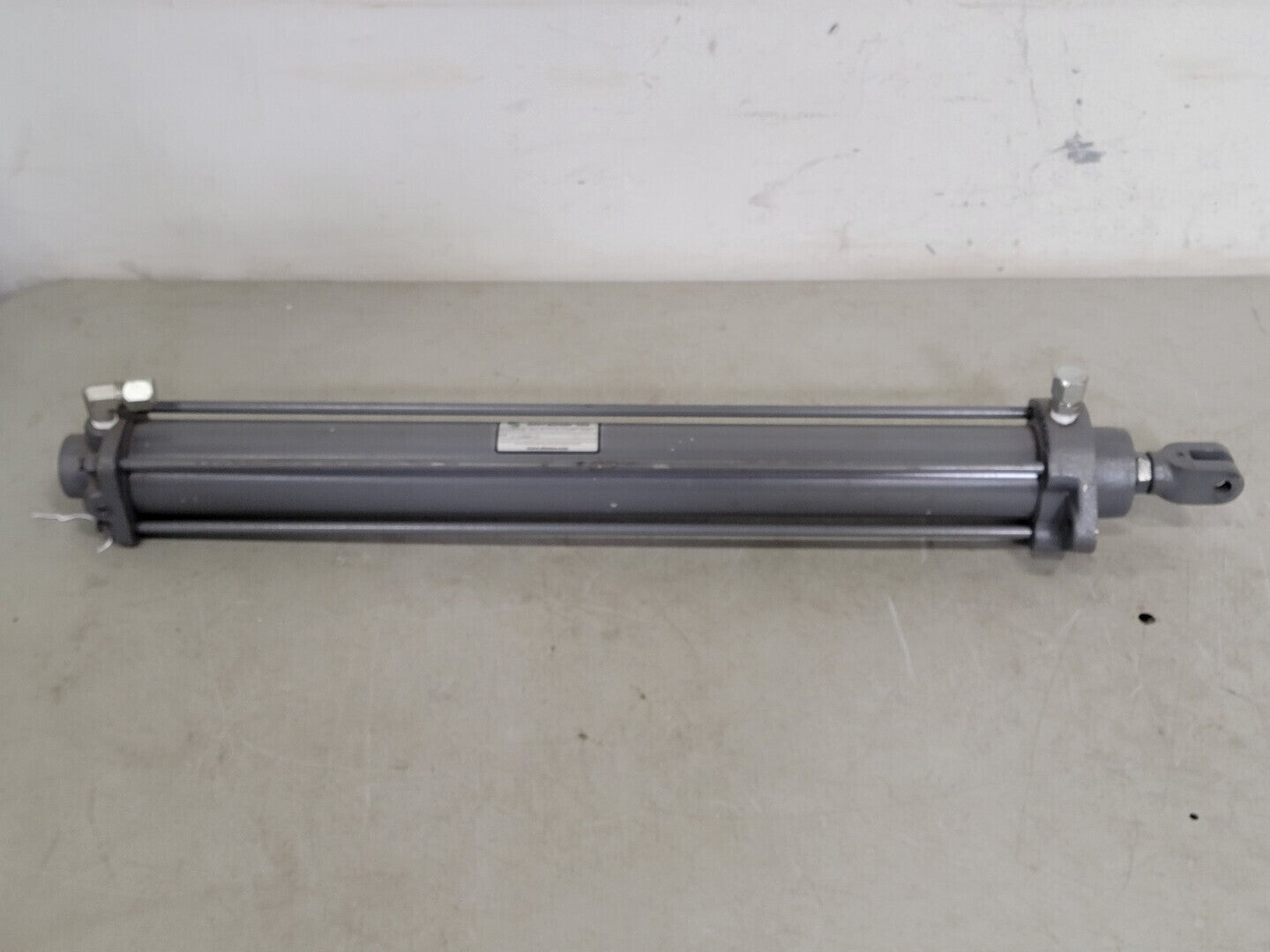 SKEANS Pneumatic Cylinder 2.5" Bore x 24" Stroke NOPAK CL10.752.5"x24