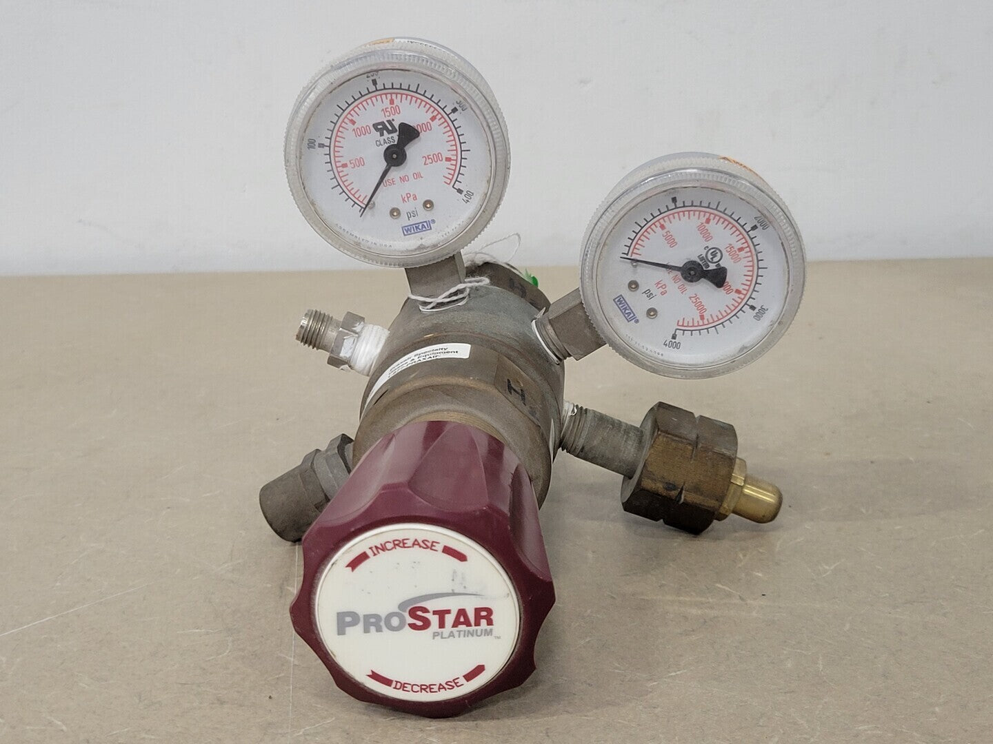 PROSTAR Gas Regulator PRS401243, 3000 psi In, 250 psi Out