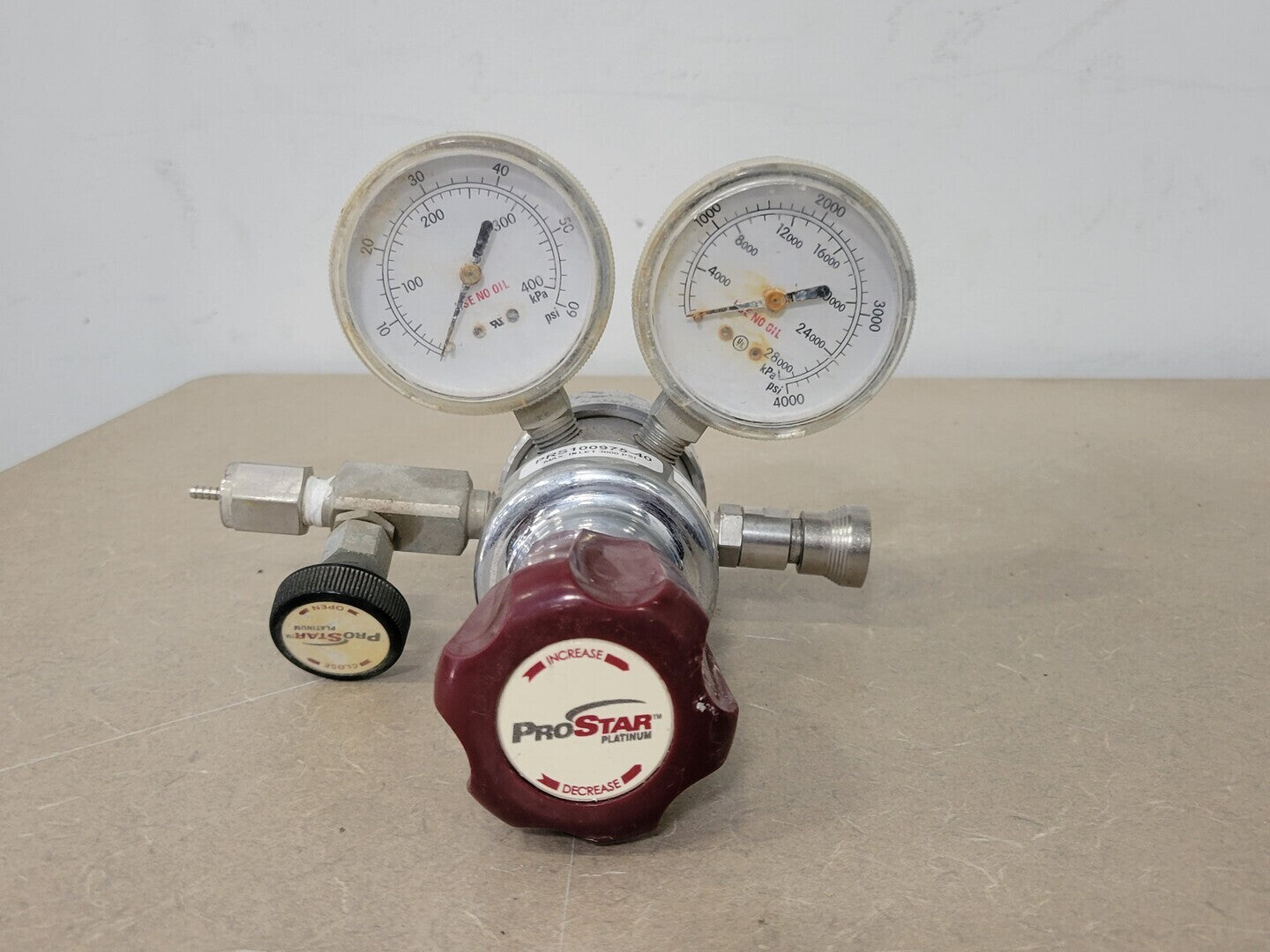 PROSTAR 3000 psi Inlet, CGA320 DualStage Gas Pressure Regulator