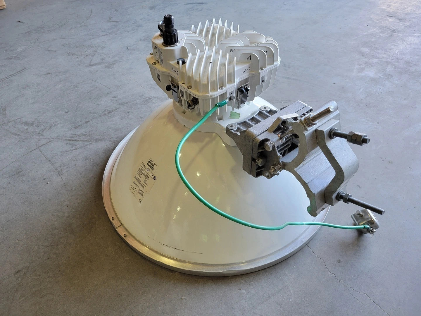 ANDREW SOLUTIONS Andrew Microwave 2' Parabolic Antenna VHLP226DW1A