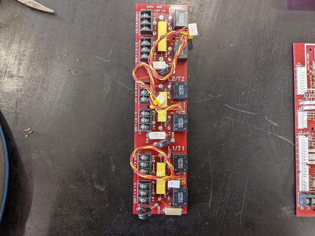 DNH INDUSTRIES Printed Circuit Board 08-1071A