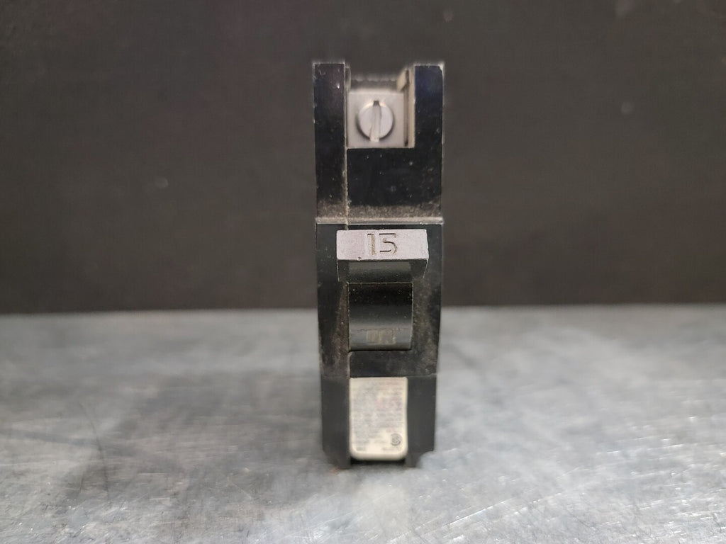 FEDERAL PIONEER 15 Amp, 1 Pole, 240 volts Circuit Breaker NA115