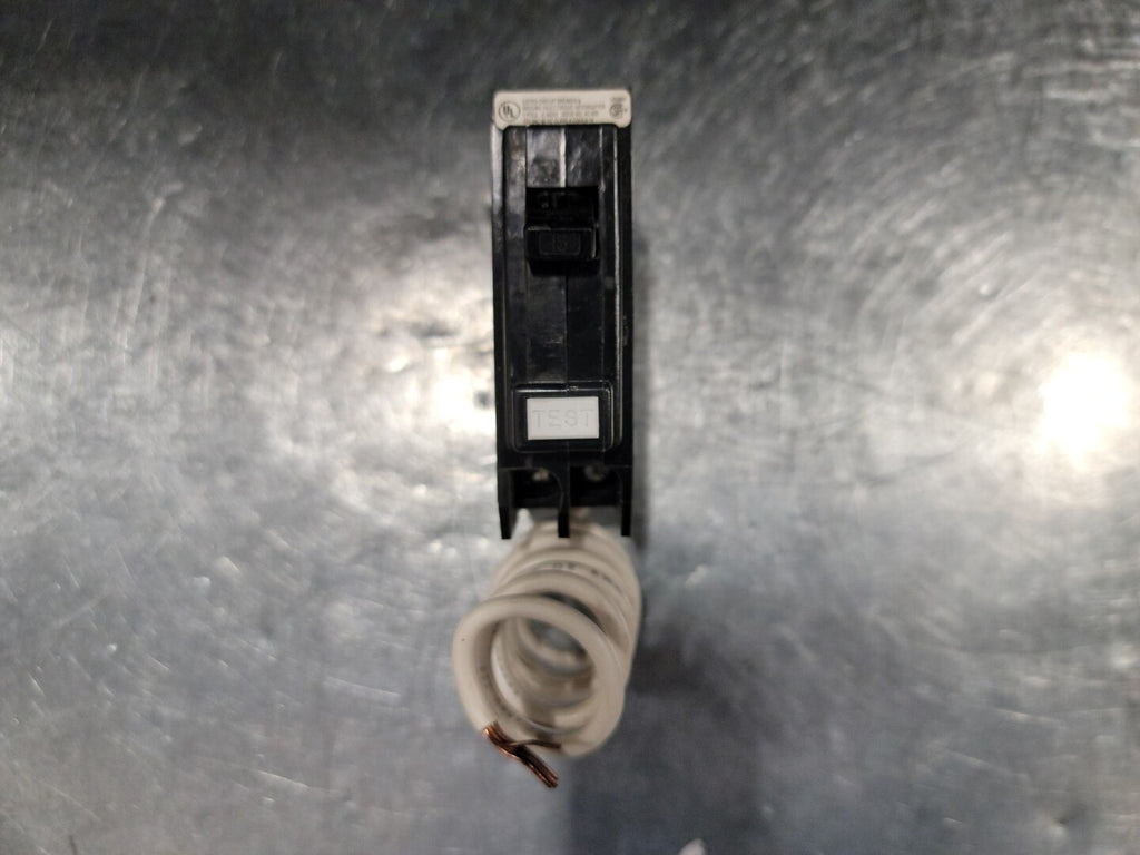 WESTINGHOUSE 15 Amp, 1 Pole, 240 volts Circuit Breaker GFCBB115