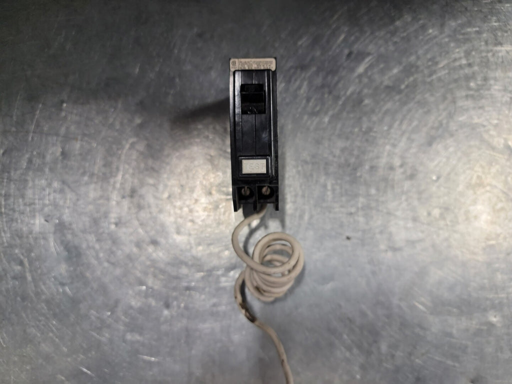 WESTINGHOUSE 15 Amp, 1 Pole, 240 volts Circuit Breaker GFCBB115