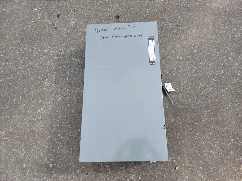 Enclosed Box 37"x20" 