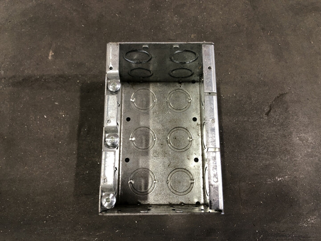 COMMANDER 3 1/2-inch Deep 3 Gang Masonry Boxes MBD-3-K