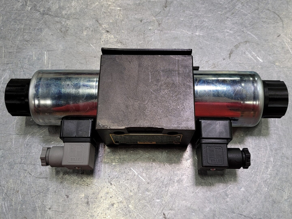 PARKER FILTRATION Hydraulic Solenoid Directional Control Valve D3DW1CNYPZ