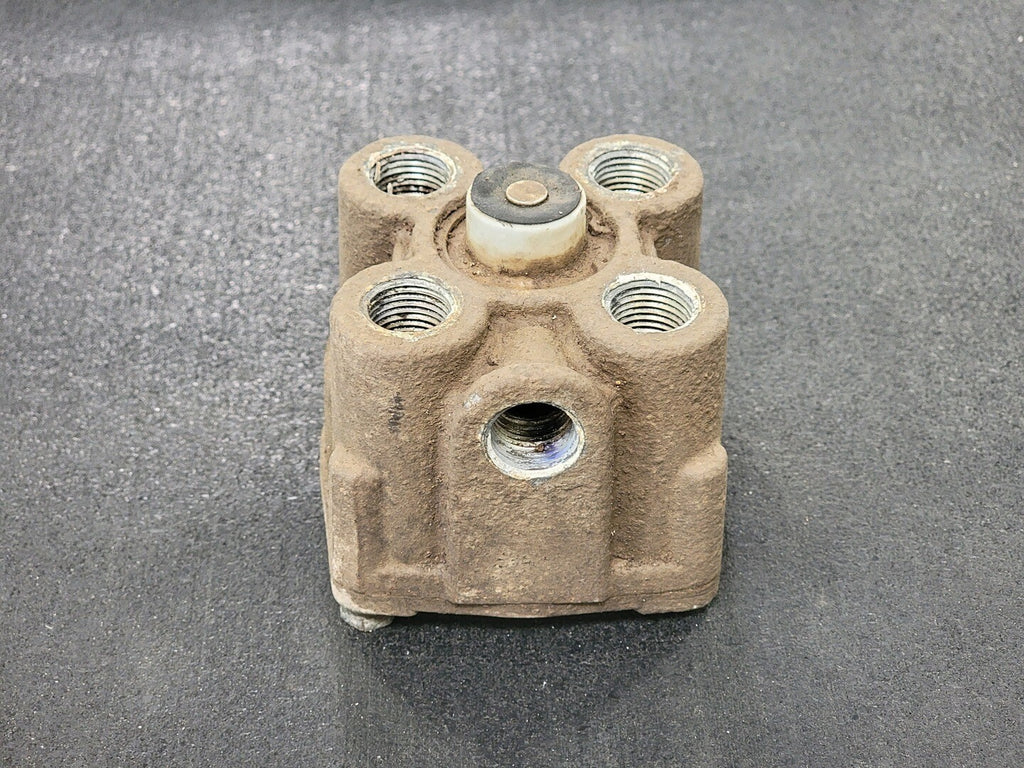 BENDIX R-12 Air Brake Relay Valve H102626BXW