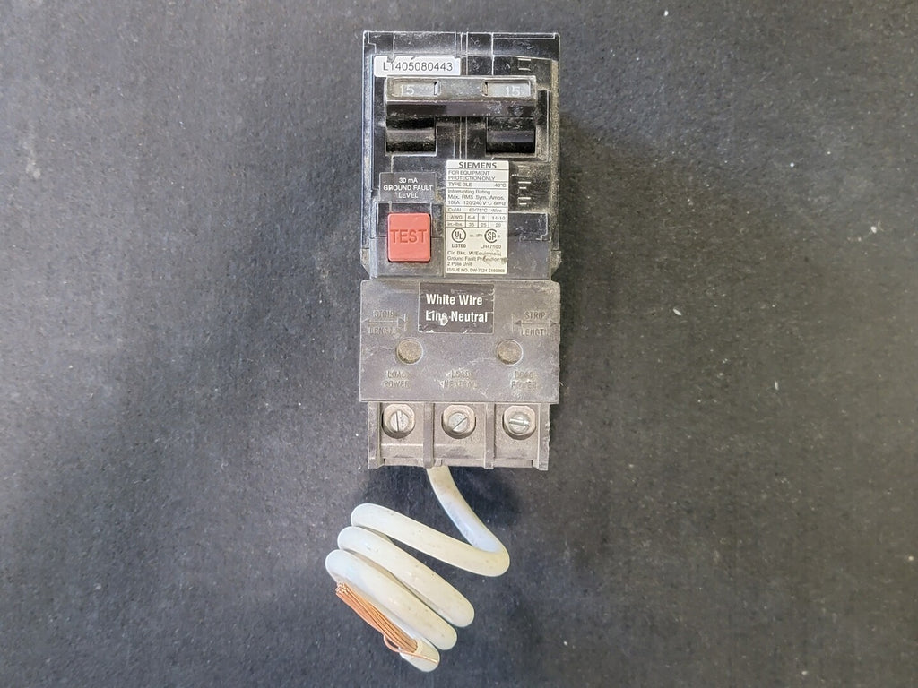 SIEMENS 15 Amp, 2 Pole, 240 volts Circuit Breaker BLE215