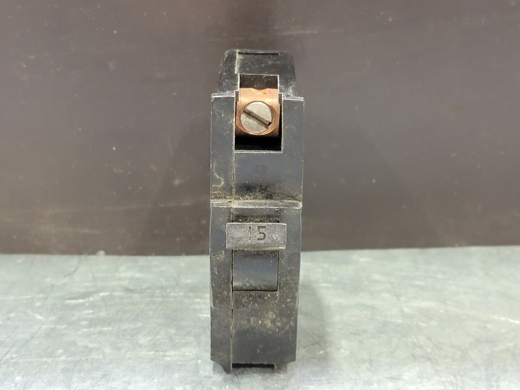 FEDERAL PIONEER 15 Amp, 1 Pole, 120/240 volts Circuit Breaker NA115