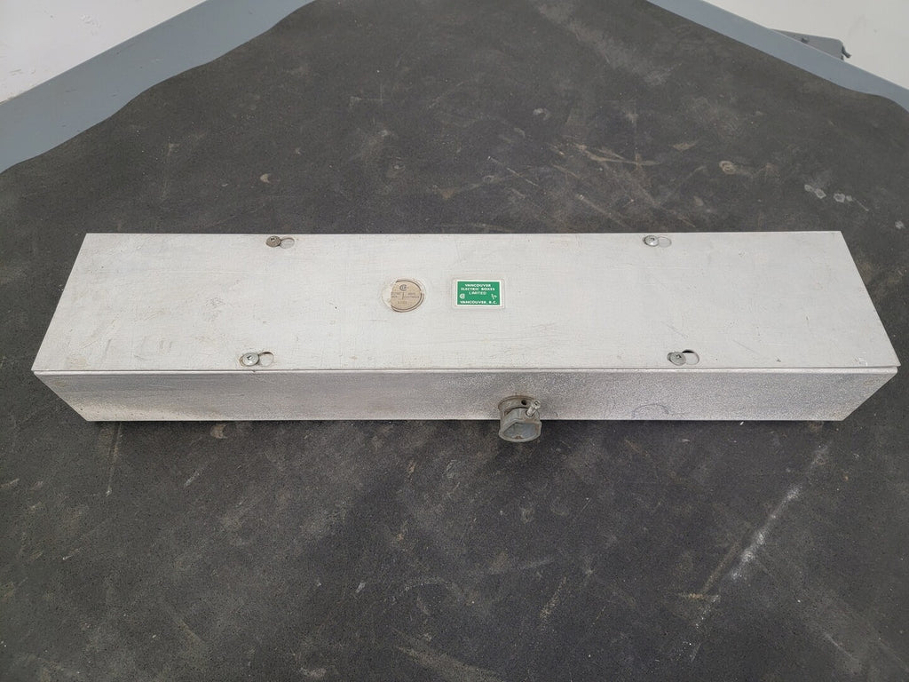 24" x 5" x 3" Splitter Box