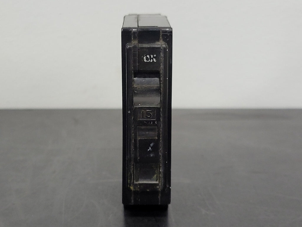SQUARE D 15 Amp, 1 Pole, 120/240 volts Circuit Breaker QO115 