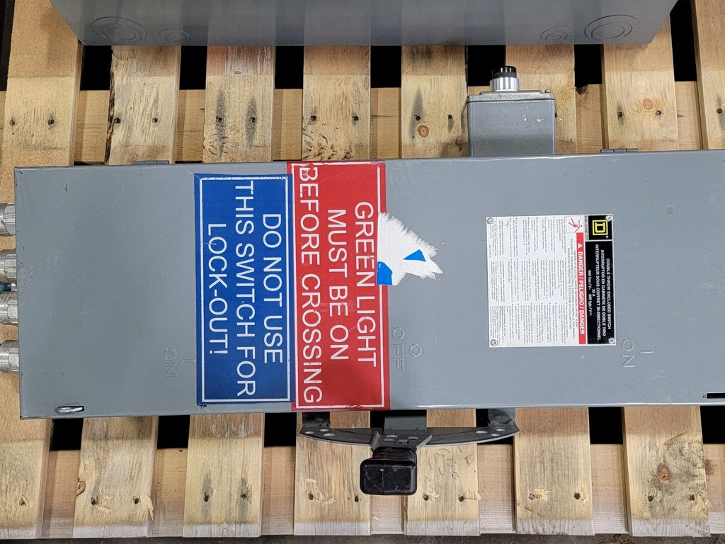 SQUARE D 30 Amp, 3 Pole, 600 volts Non-Fusible Disconnect Switch DTU361