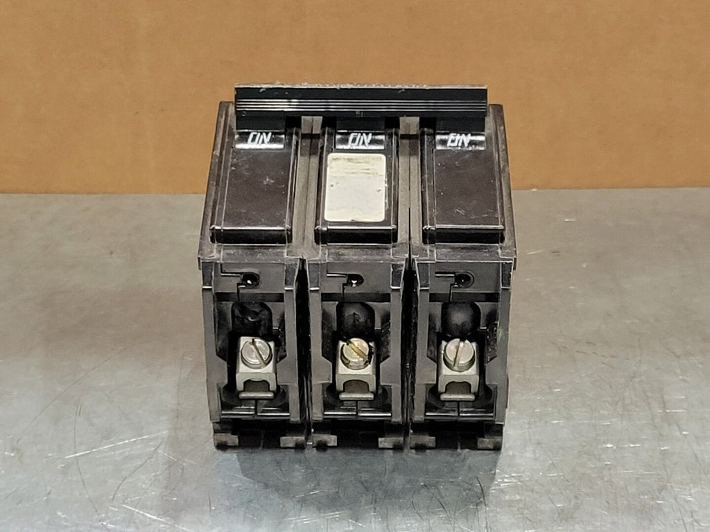 CHALLENGER 20 Amp, 3 Pole, 120/240 volts Circuit Breaker