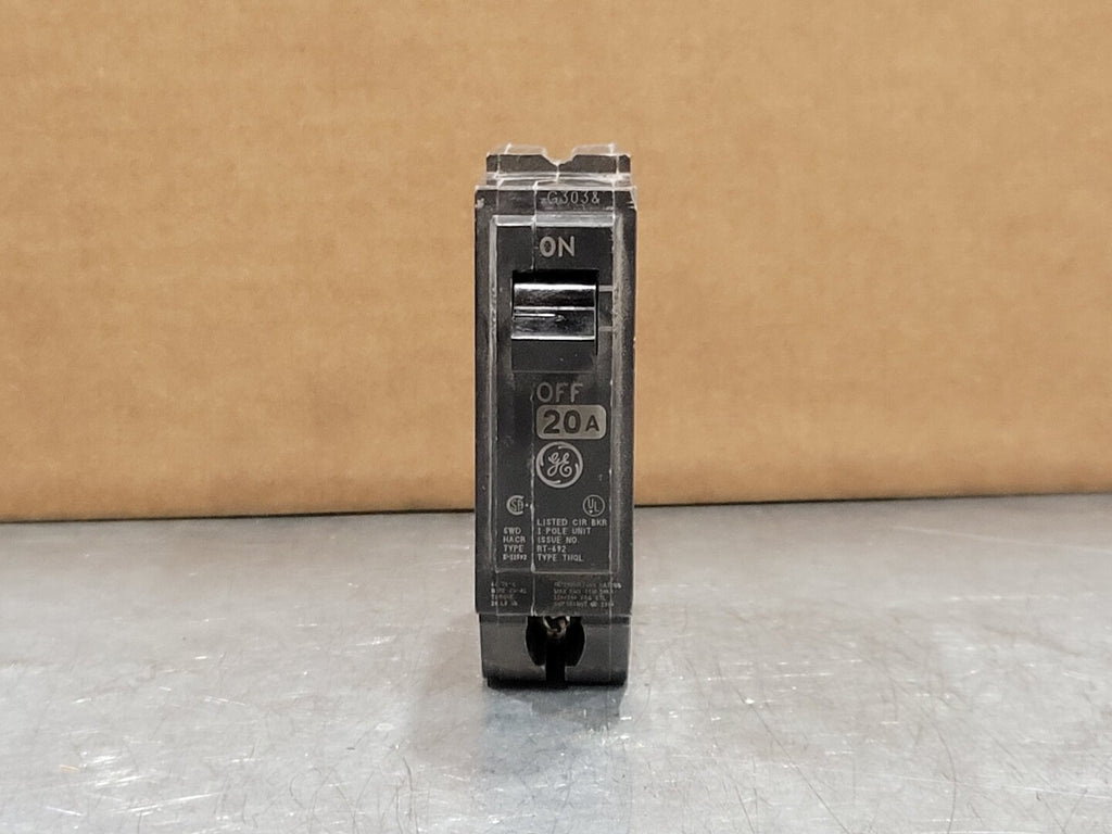 GENERAL ELECTRIC 20 Amp, 1 Pole, 120/240 volts Circuit Breaker THQL120
