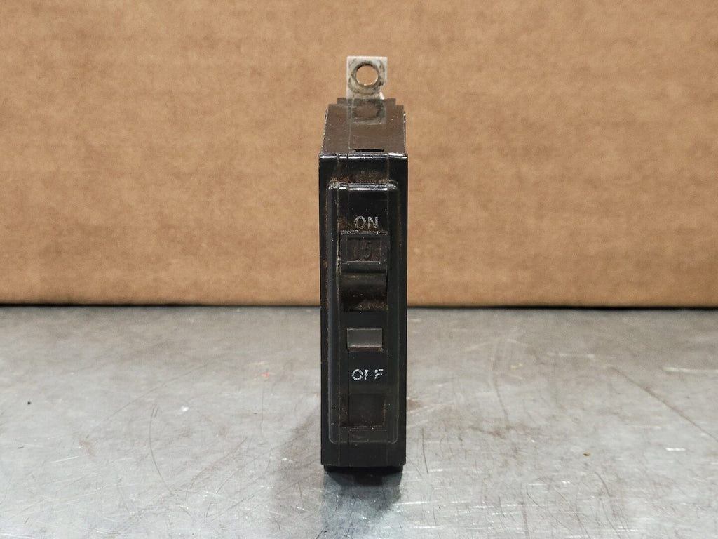 SQUARE D 15 Amp, 1 Pole, 120/240 volts Circuit Breaker QOB115