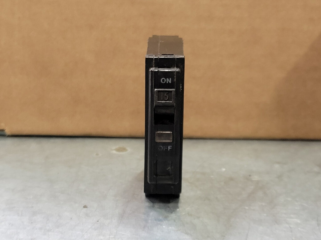 SQUARE D 15 Amp, 1 Pole, 120/240 volts Circuit Breaker QO115