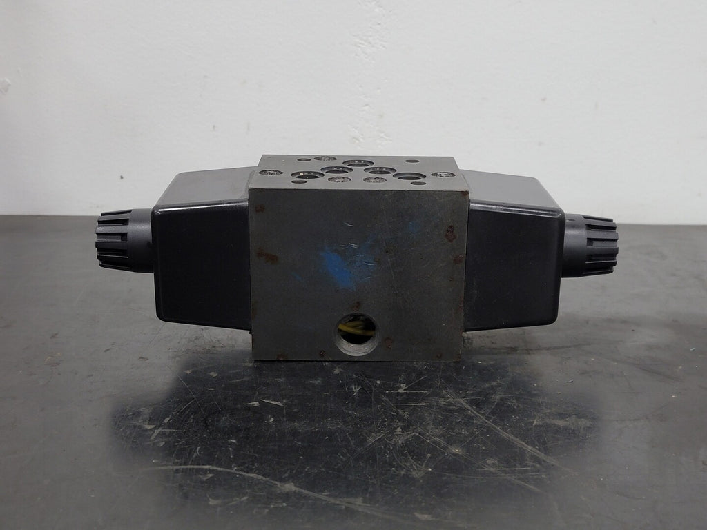 PARKER FILTRATION Directional Control Valve D3W4CNYC4