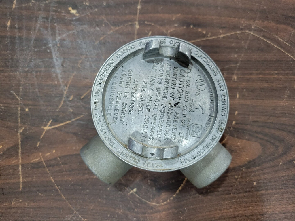 CROUSE-HINDS 3/4" Conduit Outlet Box w/ Cover GUAX26