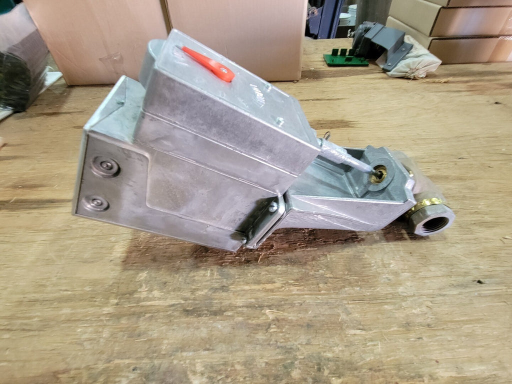 BARBER-COLMAN Valve Assembly VC-7213-412-4-8 w/ Actuator MC-421-0-0-1