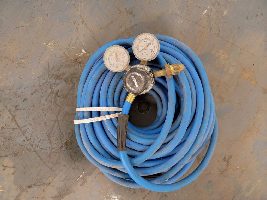 RADNOR Single Stage Regulator GF250-50-580 w/ Hose G923-038