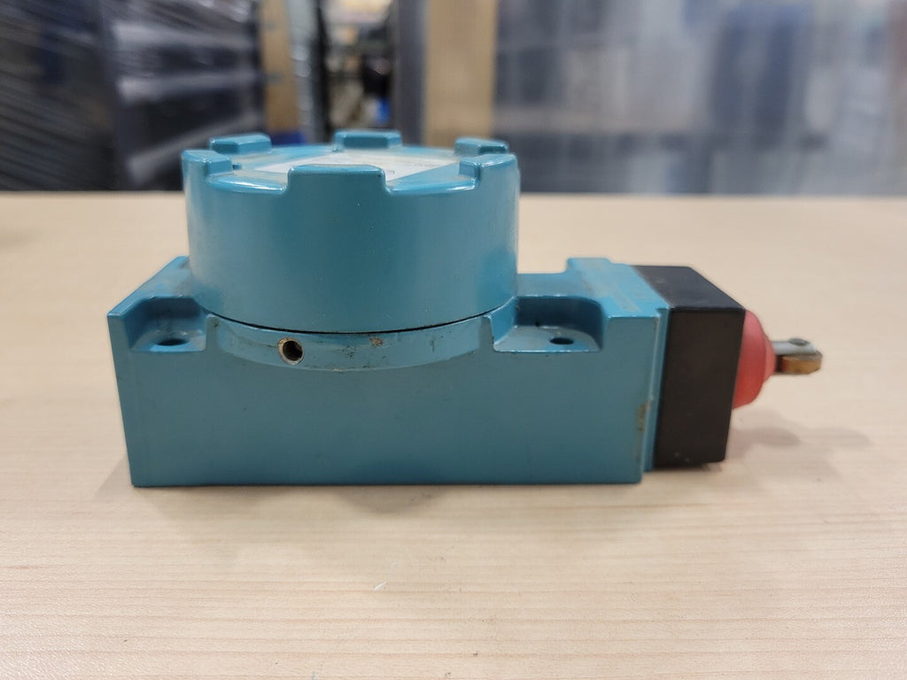 HONEYWELL Pilot Duty Limit Switch NEMA IP67, 10A, 600VAC, BX4D3K