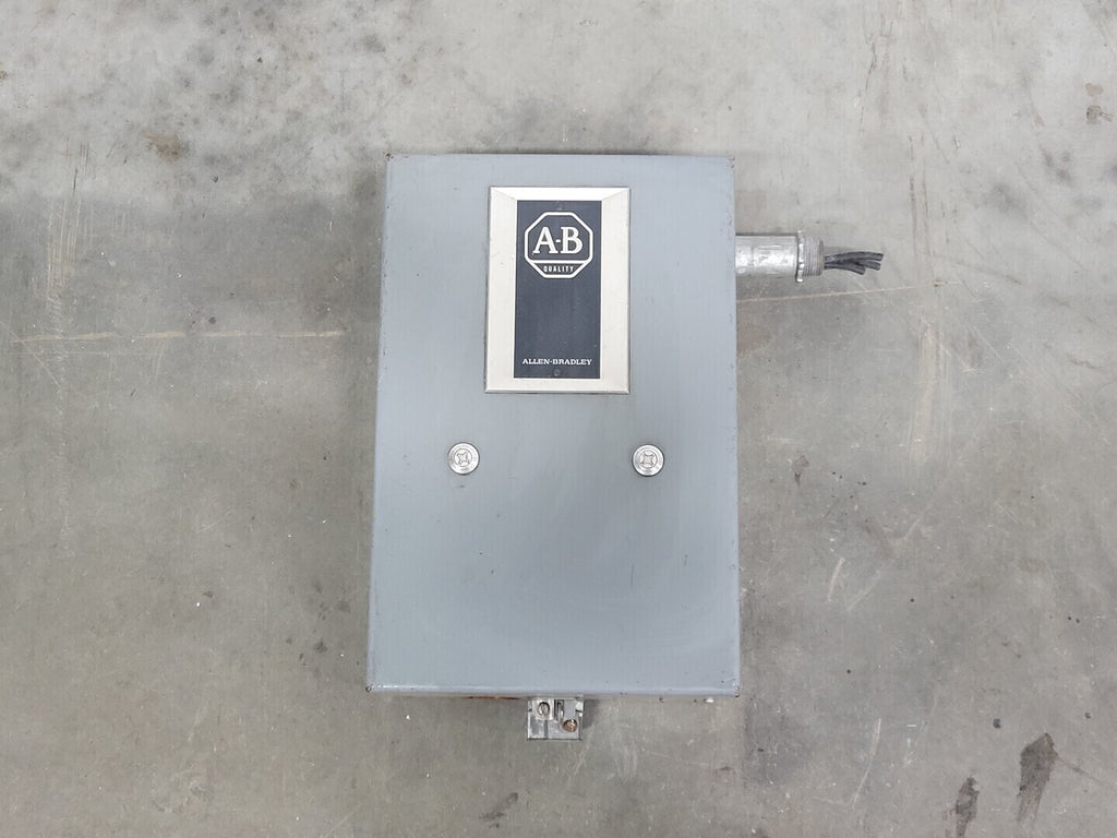 ALLEN-BRADLEY Enclosed Full-Voltage Starter