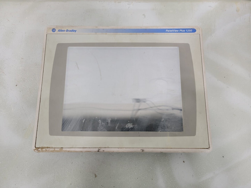 ALLEN-BRADLEY PanelView Plus 700 w/ Logic Module 2711P-RP2