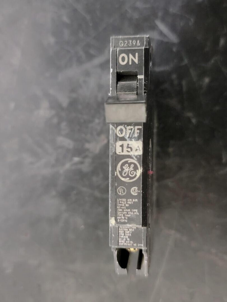 GENERAL ELECTRIC 15 Amp, 1 Pole, 120/240 volts Circuit Breaker THQP115