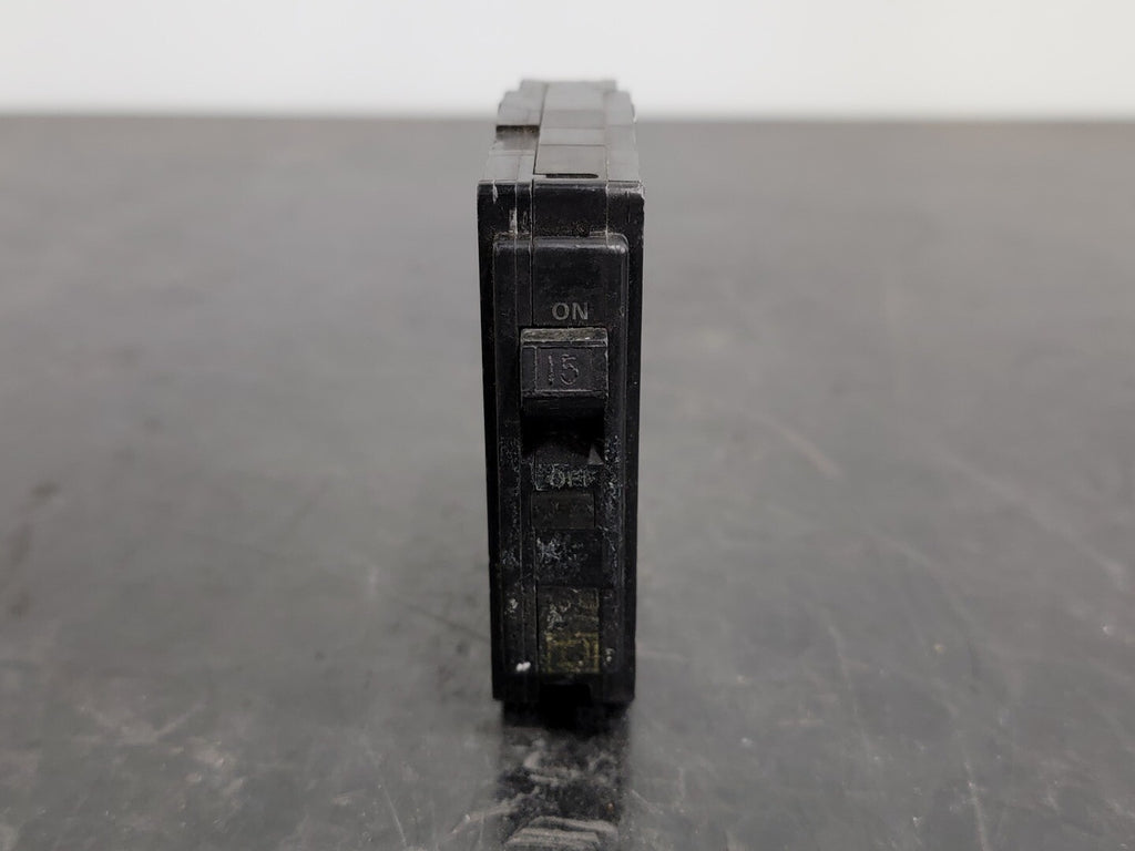 SQUARE D 15 Amp, 1 Pole, 120/240 volts Circuit Breaker QO115
