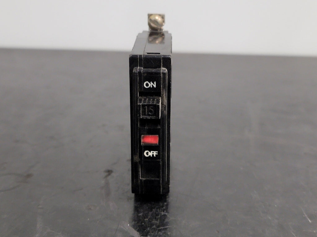 SQUARE D 15 Amp, 1 Pole, 120/240 volts Circuit Breaker QO115