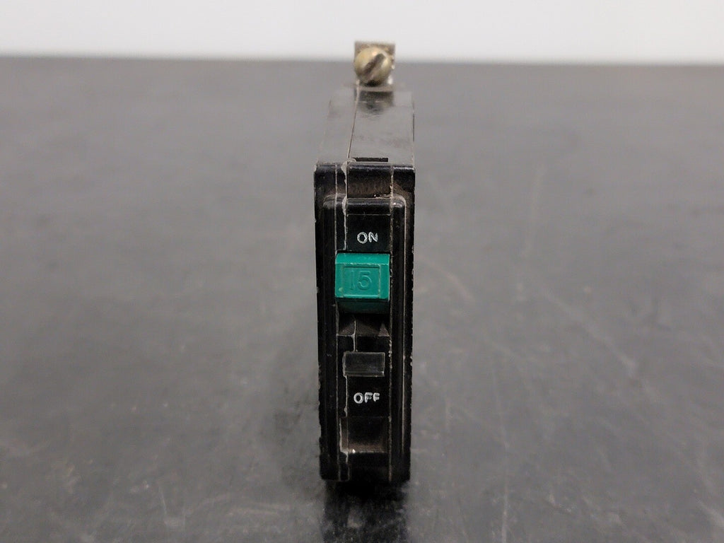SQUARE D 15 Amp, 1 Pole, 120/240 volts Circuit Breaker QO115