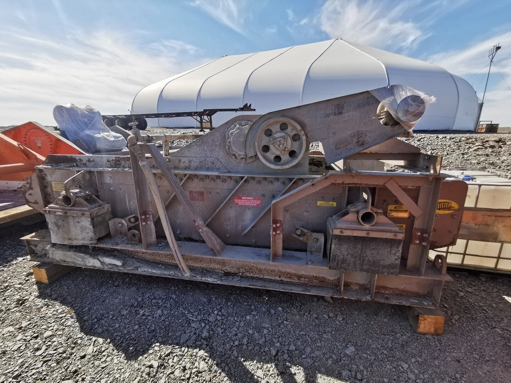 DEISTER 14ft. x 7ft. Heavy-Duty Horizontal Vibrating Screen BFO-1714