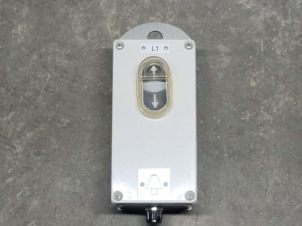 CUTLER-HAMMER Electrical Enclosure Box w/ Contact Block M22- K10