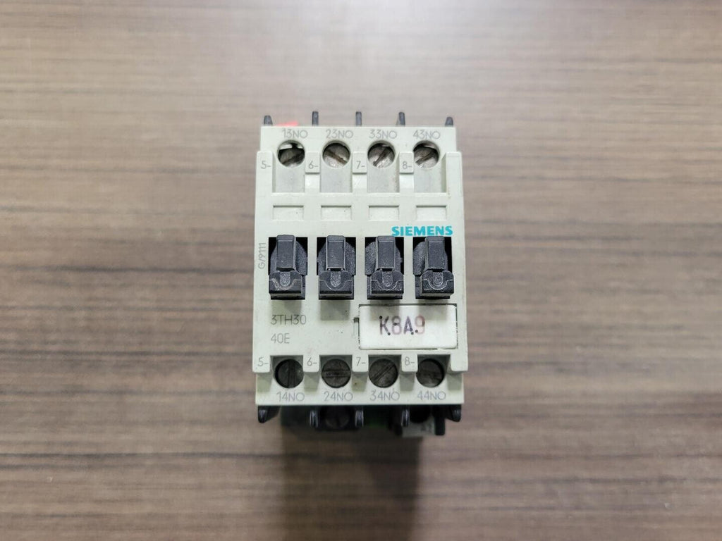 SIEMENS 10 Amp Control Relay 3TH3040-0A w/ 4S/4NO Auxiliary Contacts