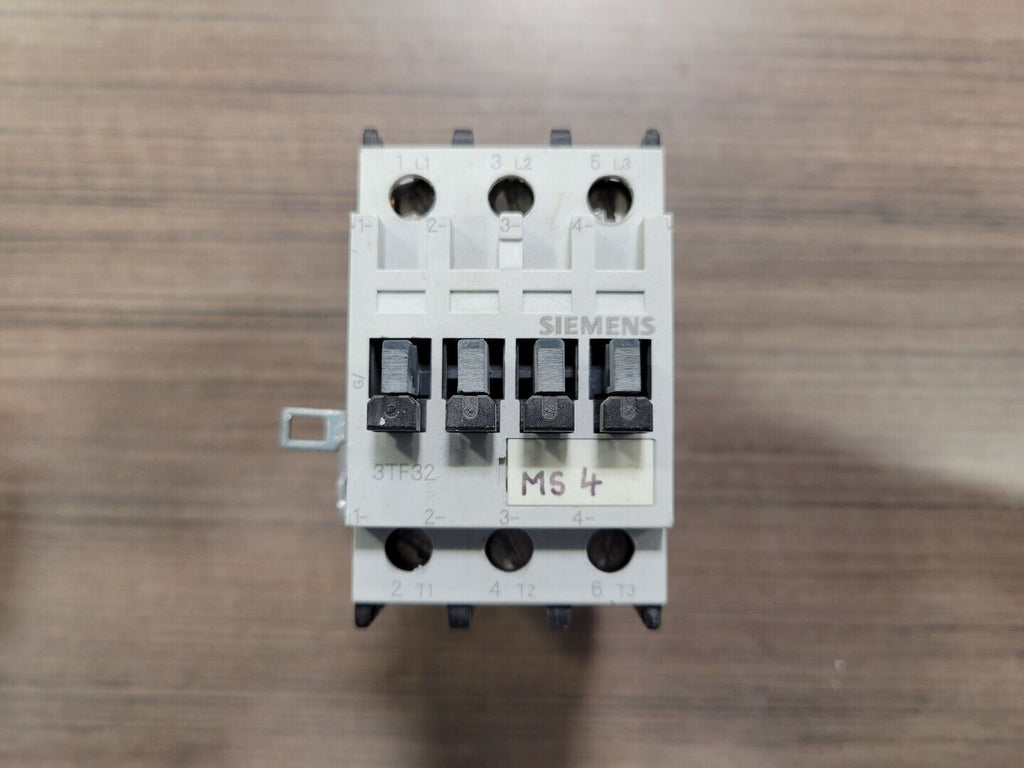 SIEMENS 30 Amp, 3 Pole, 1S+1O/1N0+1NC, 120 VAC Coil Motor Starter Contactor 3TF3211-0A