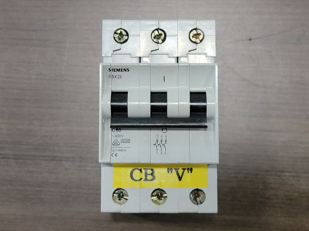 SIEMENS 40 Amp, 3 Pole, 480 Volts Circuit Breaker 5SX23-C40