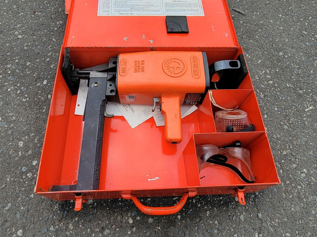 PNEUTEK Pneumatic Air/Safe Nail Gun PT-300 w/ Nail Kit