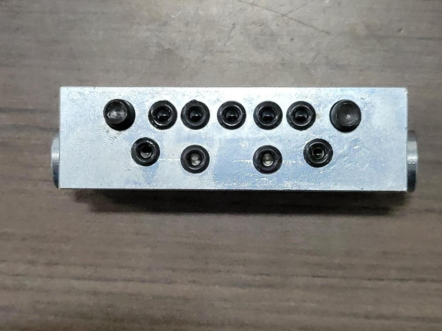 963970_4 963970_4