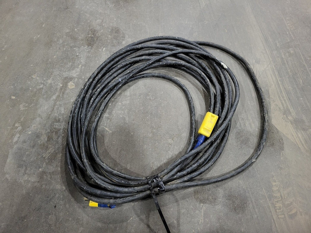 SOUTHWIRE 60 ft SOOW Power Extension Cord 14/3 AWG 15A 125V