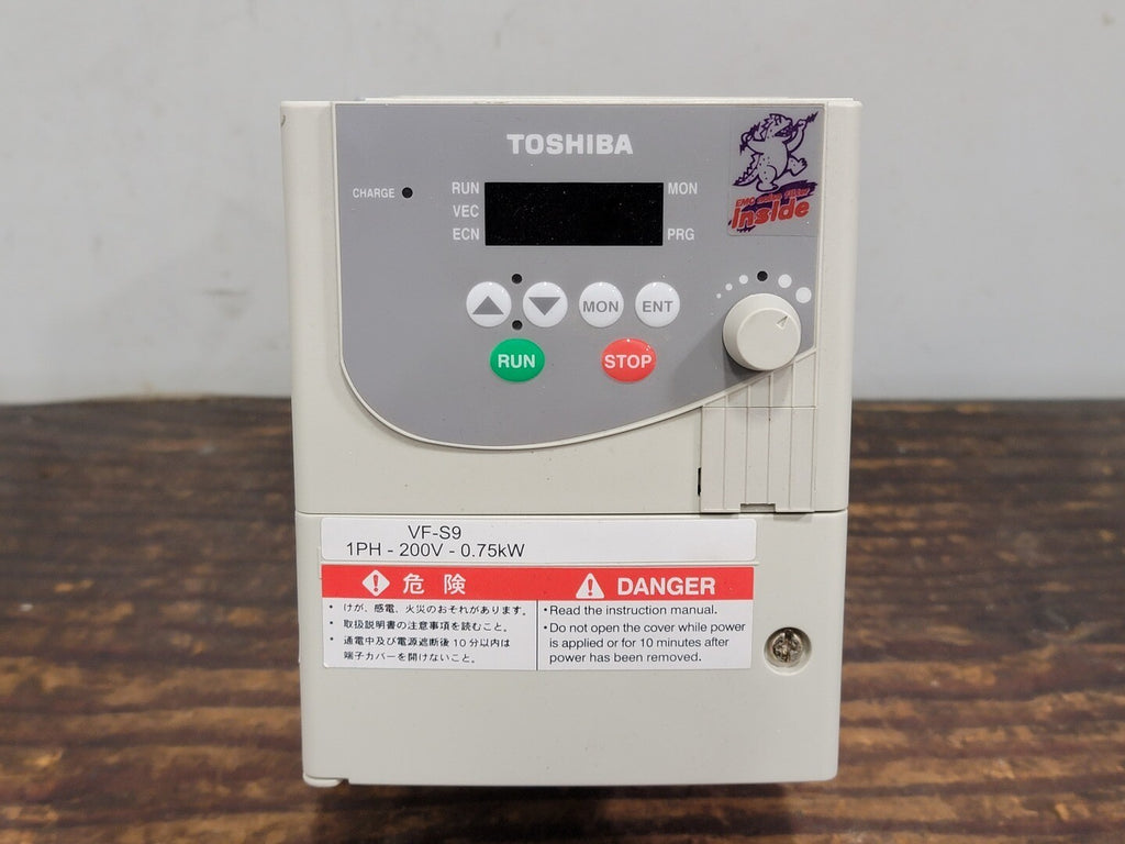TOSHIBA 0.75 kW Transistor Inverter VFS9S-2007PL-WP(1)