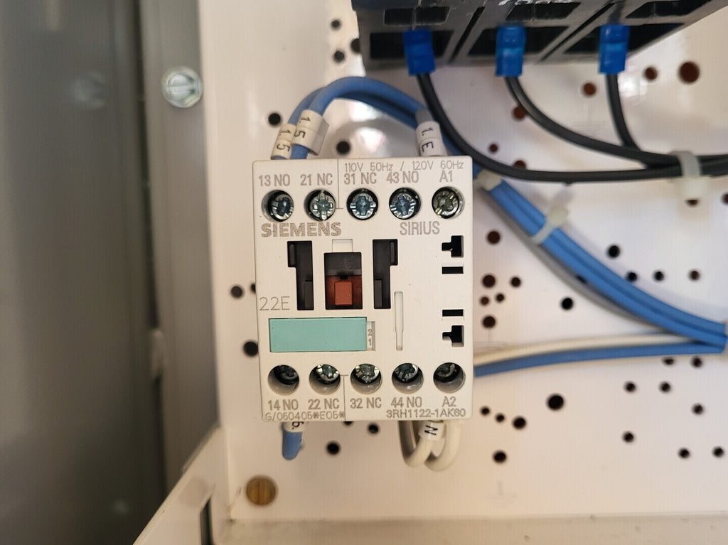 SIEMENS 10 Amp, 4 Pole, 2 NO + 2 NC, 110 VAC Coil Contactor 3RH1122-1AK60