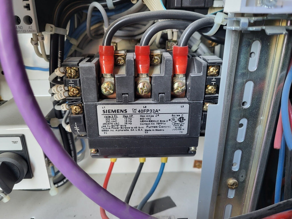 SIEMENS 45 Amp, 3 Pole, NEMA 2, 600 VAC Coil Contactor 40FP32A 