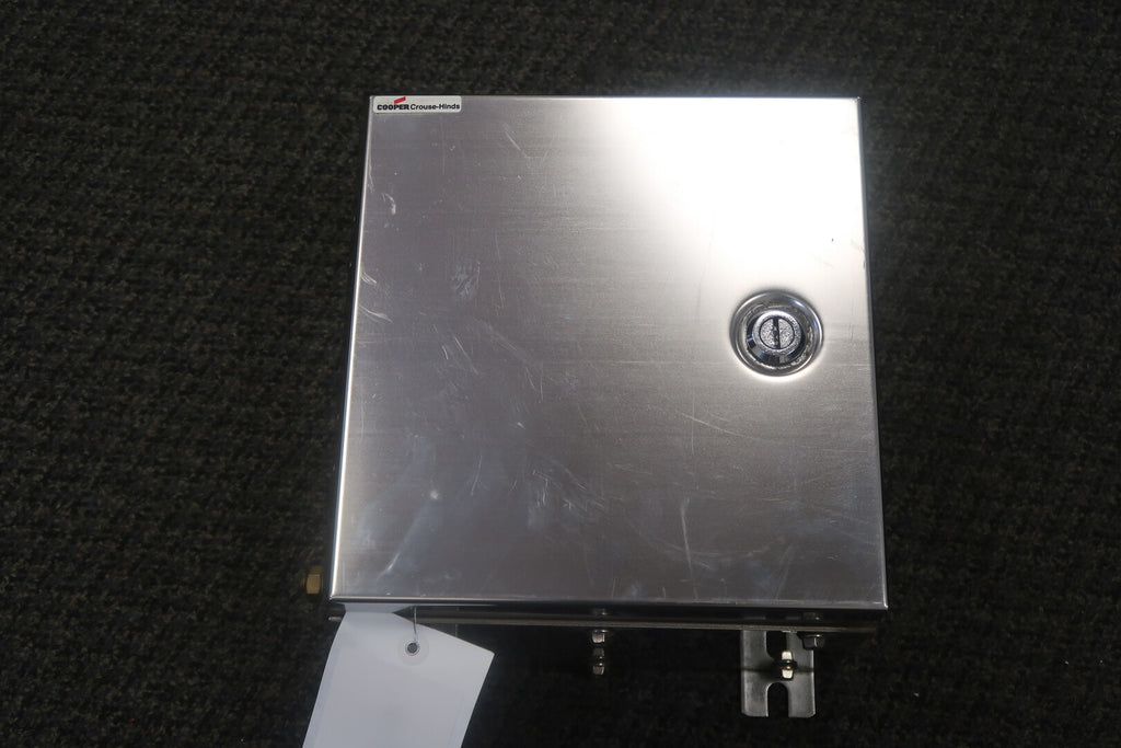 CROUSE-HINDS 10" x 10" x 6", Stainless Steel Enclosure XLVS11010061