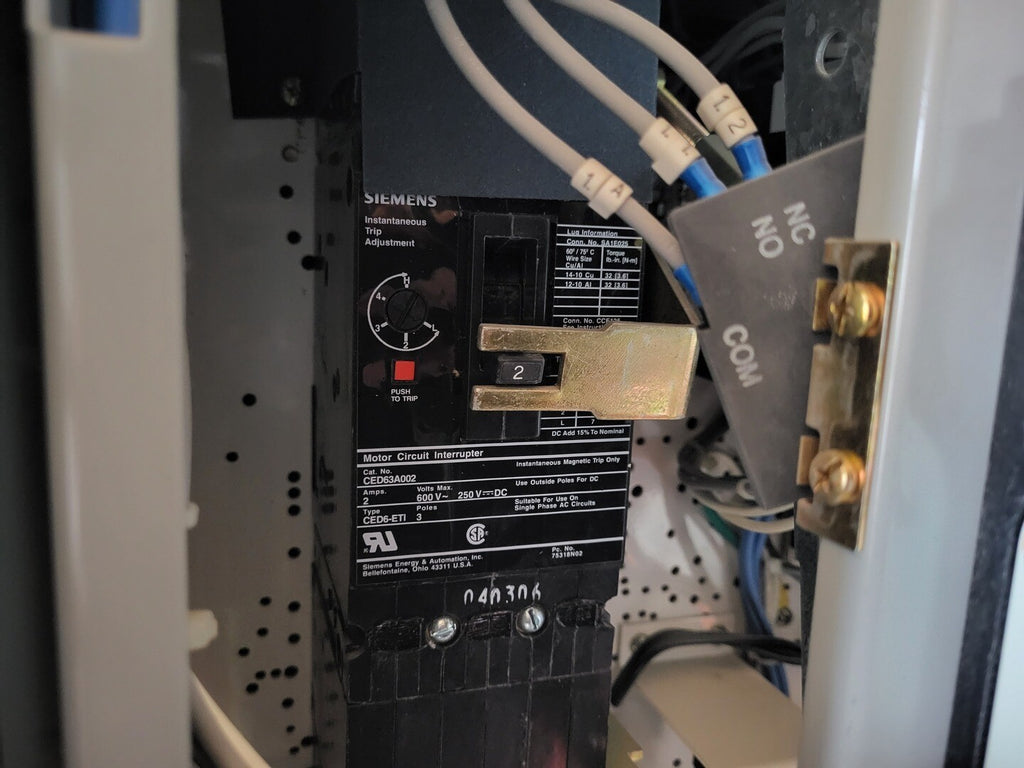 SIEMENS 2 Amp, 3 Pole, 600 volts Circuit Breaker CED63A002
