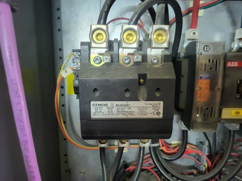 SIEMENS 135 Amp, 3 Pole, NEMA 4, 110/120 VAC Coil Contactor 40JG32A 