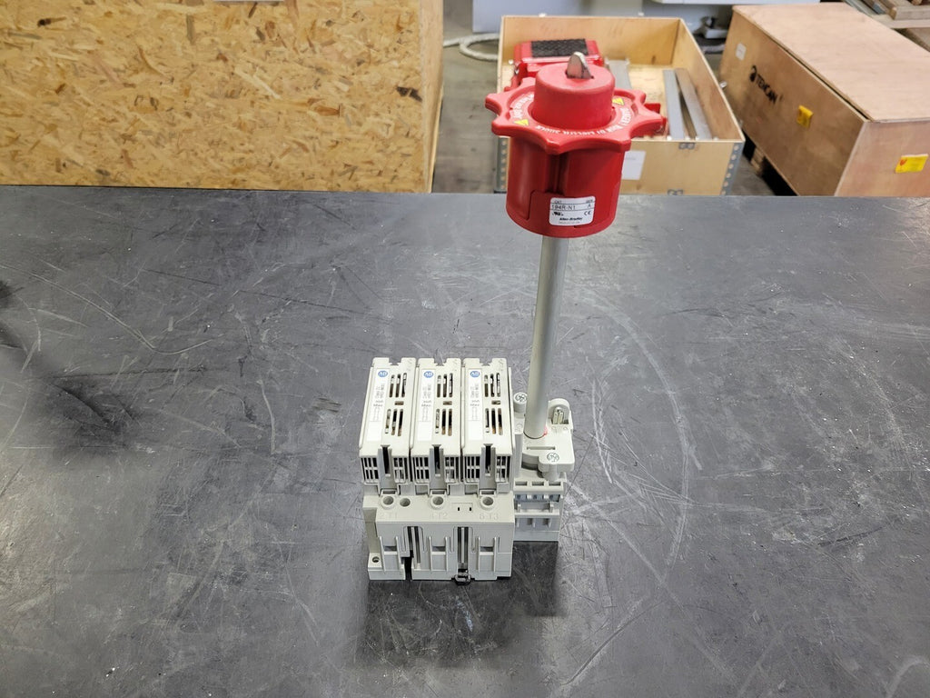 ALLEN-BRADLEY 30 Amp Disconnect Switch 194R-C30-1753 w/ Internal Operating Handle