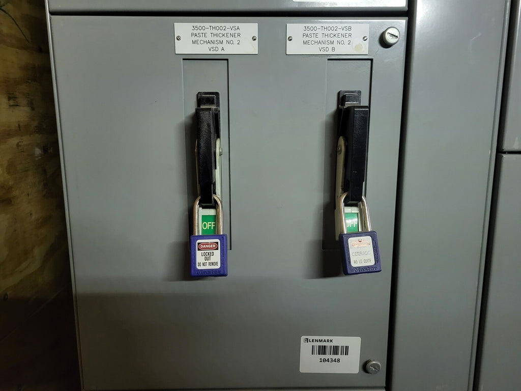 SIEMENS Dual 30A Circuit Breaker MCC Bucket