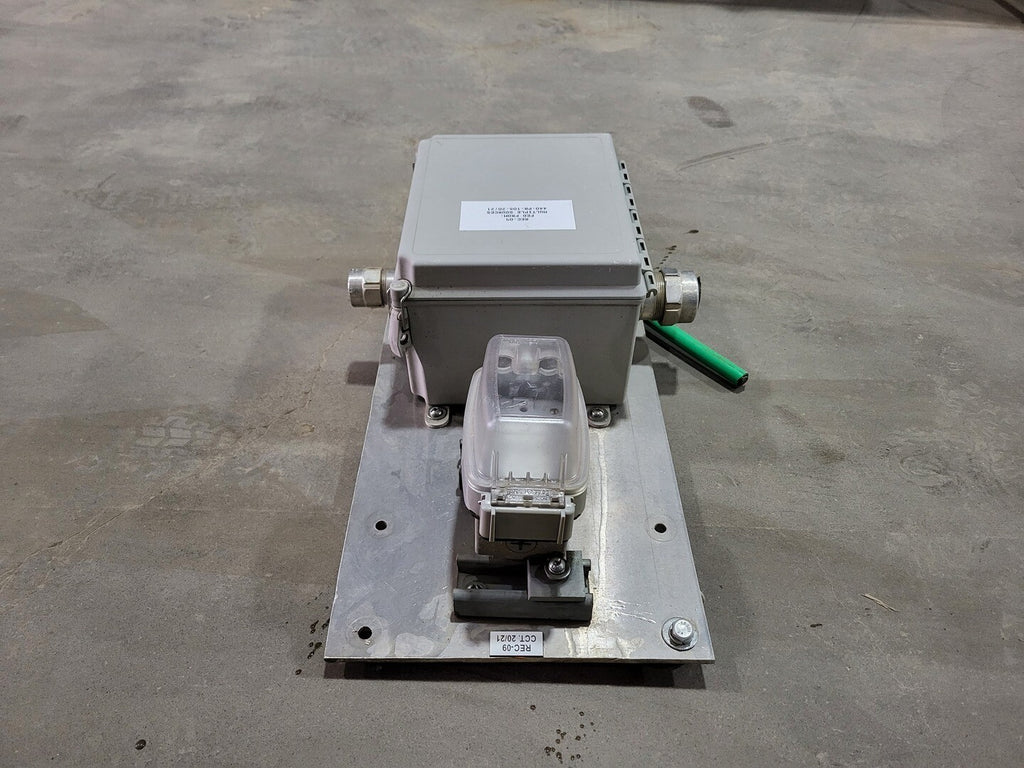 HOFFMAN Enclosure A1086CHQRFG w/ Receptacle 