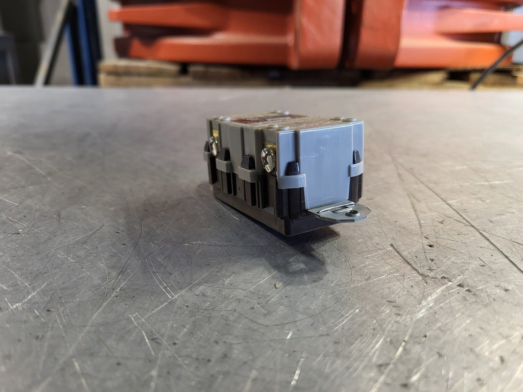 HUBBELL 20 Amp Self-Test GFCI Receptacle GFTRST20